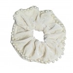 Elastic pentru par Cod ECD007AA din catifea Vanilie cu perle sidefate